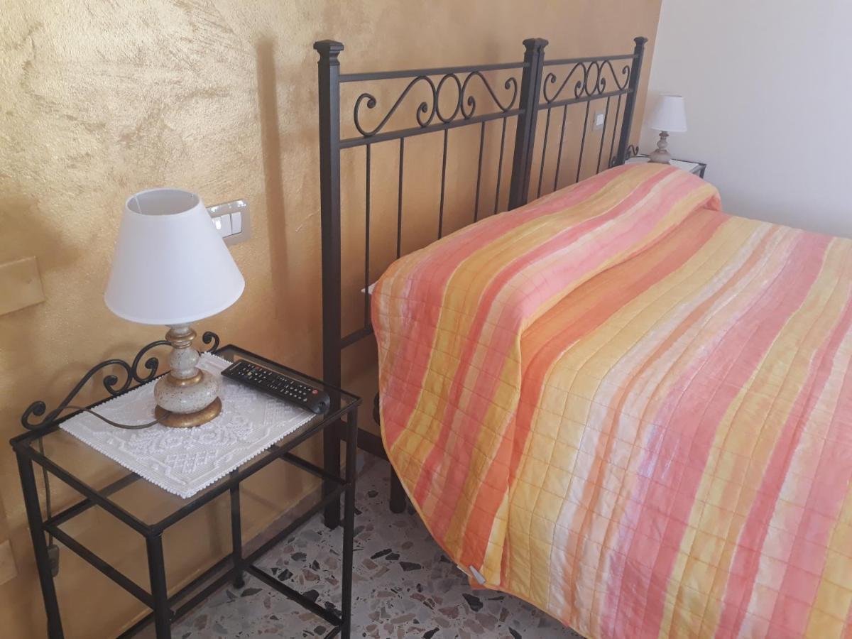 Bed and Breakfast L'Antico Faro Castelsardo Exterior foto