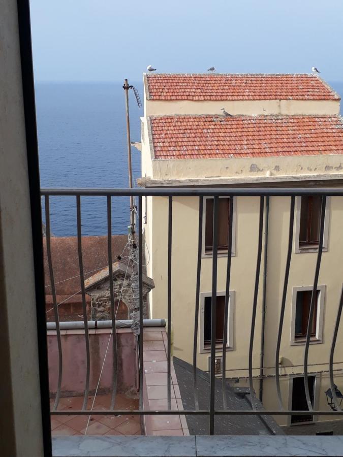 Bed and Breakfast L'Antico Faro Castelsardo Exterior foto